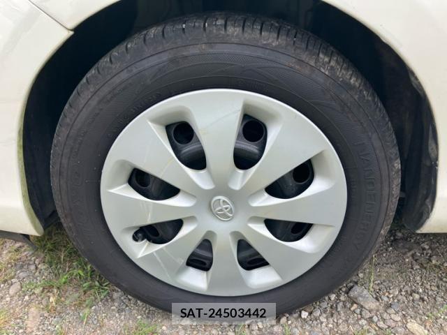 Toyota AQUA 2013-09 8827847-8