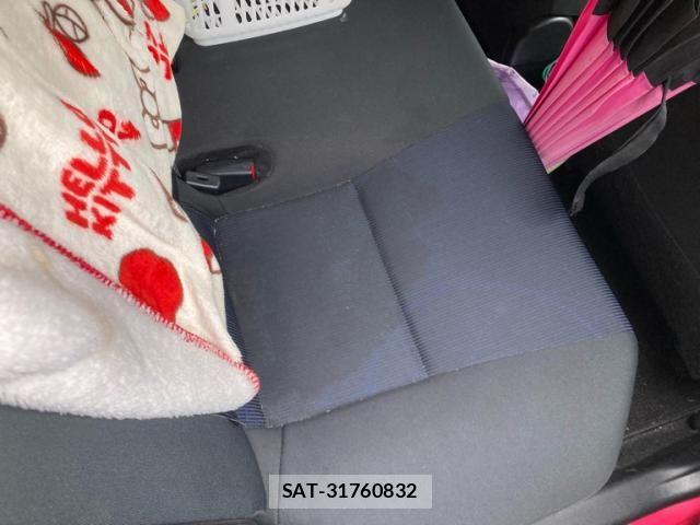 Toyota AQUA 2015-12 8827850-13