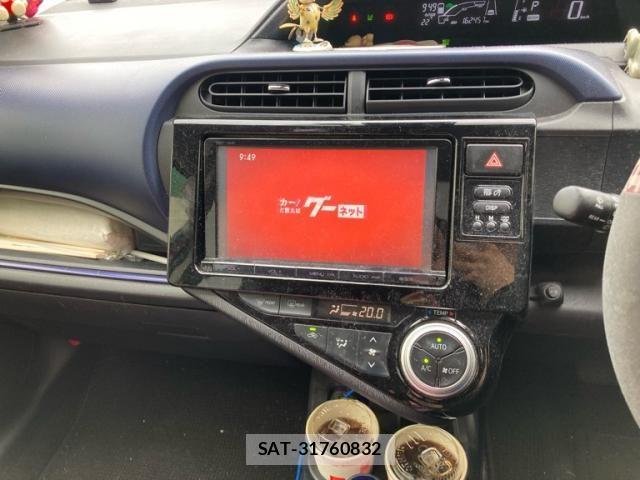 Toyota AQUA 2015-12 8827850-18