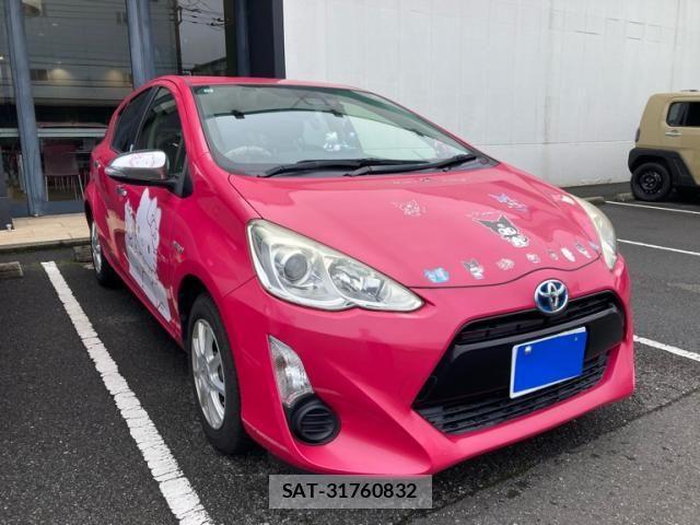 Toyota AQUA 2015-12 8827850-1