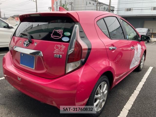 Toyota AQUA 2015-12 8827850-3