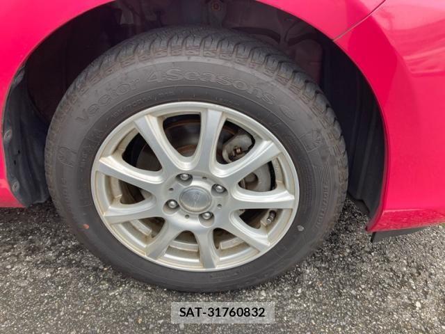 Toyota AQUA 2015-12 8827850-6
