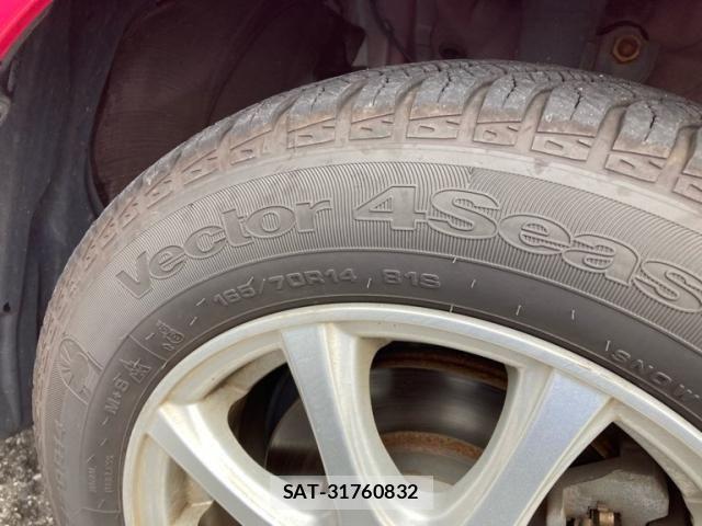 Toyota AQUA 2015-12 8827850-7