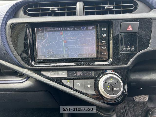 Toyota AQUA 2016-09 8827804-9