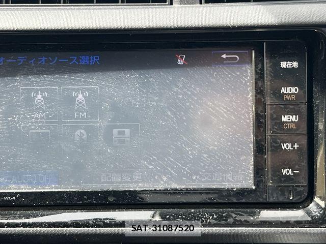 Toyota AQUA 2016-09 8827804-11