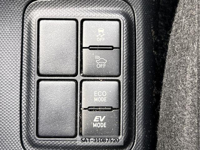 Toyota AQUA 2016-09 8827804-13