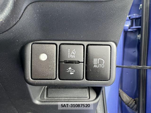 Toyota AQUA 2016-09 8827804-15