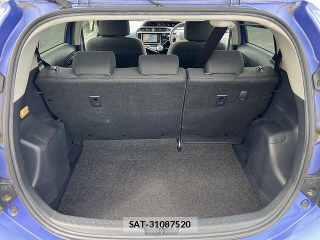 Toyota AQUA 2016-09 8827804-18
