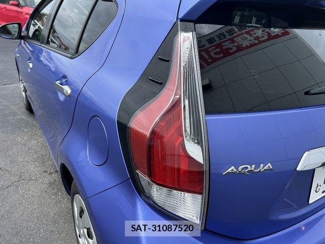 Toyota AQUA 2016-09 8827804-23