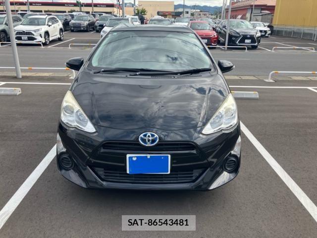 Toyota AQUA 2016-04 8827849-0