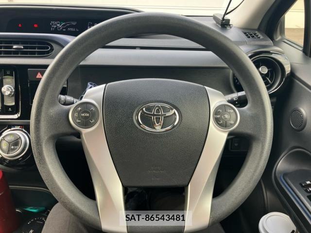 Toyota AQUA 2016-04 8827849-14