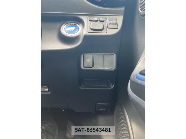 Toyota AQUA 2016-04 8827849-15