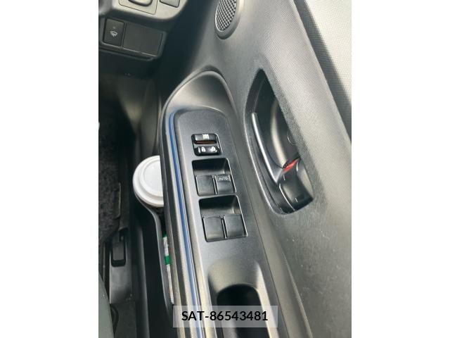 Toyota AQUA 2016-04 8827849-16