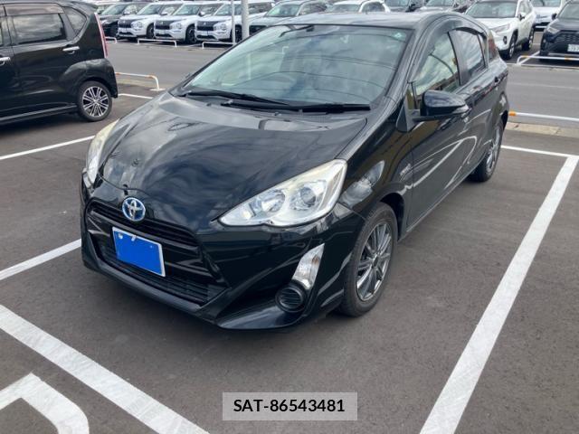 Toyota AQUA 2016-04 8827849-1