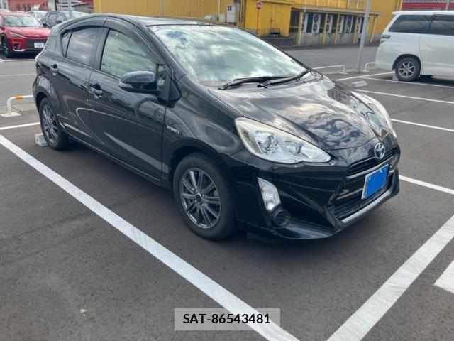Toyota AQUA 2016-04 8827849-2