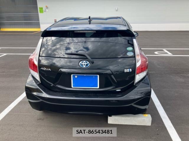 Toyota AQUA 2016-04 8827849-3