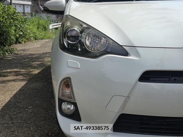 Toyota AQUA 2014-11 8827814-11