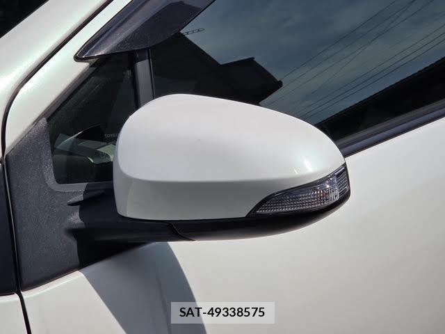 Toyota AQUA 2014-11 8827814-16