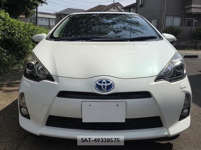 Toyota AQUA 2014-11 8827814-5