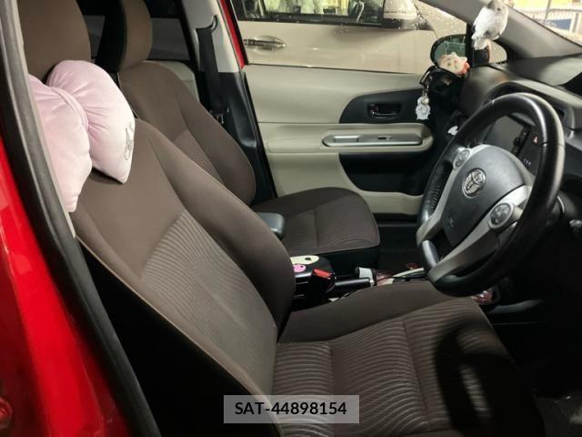 Toyota AQUA 2012-05 8827835-10