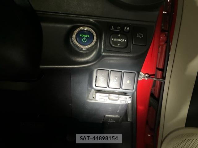 Toyota AQUA 2012-05 8827835-12