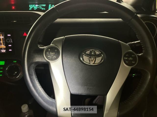 Toyota AQUA 2012-05 8827835-17