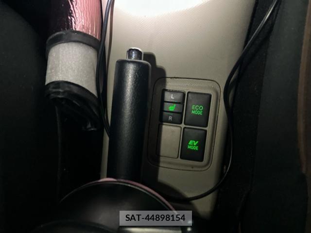 Toyota AQUA 2012-05 8827835-18