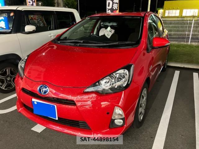 Toyota AQUA 2012-05 8827835-1