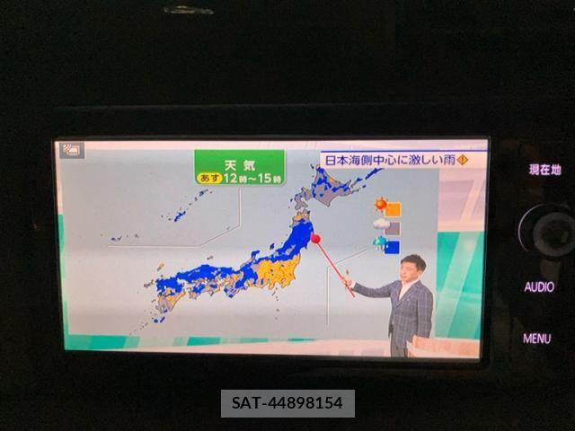 Toyota AQUA 2012-05 8827835-23