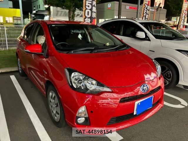 Toyota AQUA 2012-05 8827835-3