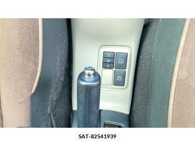Toyota AQUA 2014-08 8827846-18