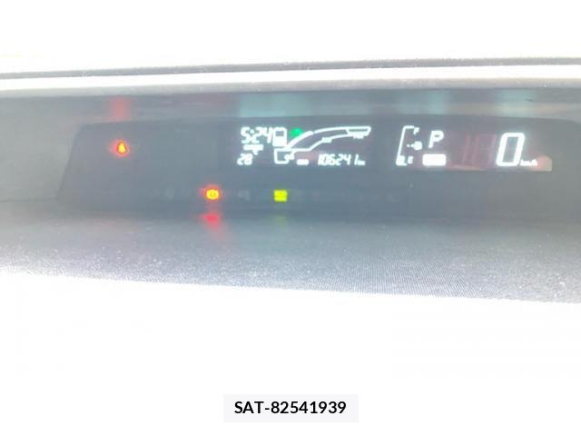 Toyota AQUA 2014-08 8827846-21