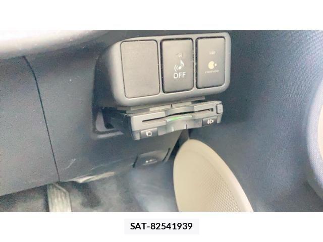 Toyota AQUA 2014-08 8827846-29