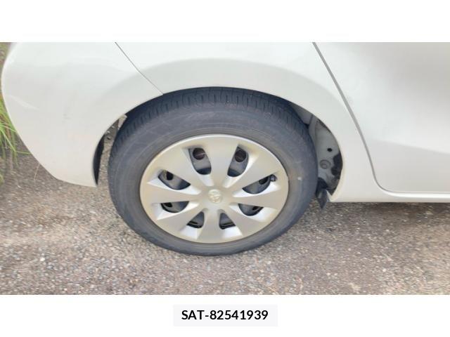 Toyota AQUA 2014-08 8827846-3