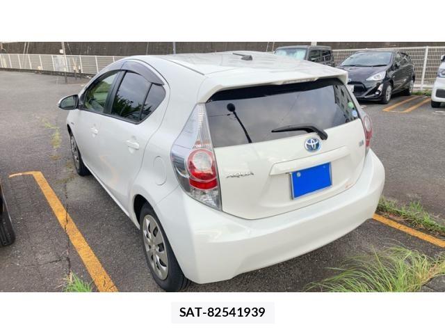 Toyota AQUA 2014-08 8827846-5