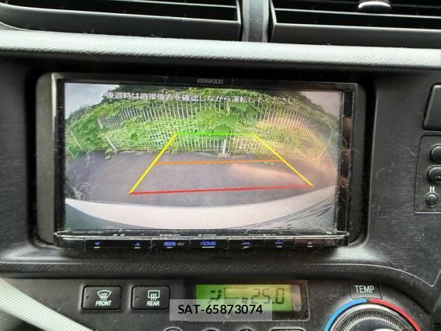 Toyota AQUA 2013-04 8827860-16