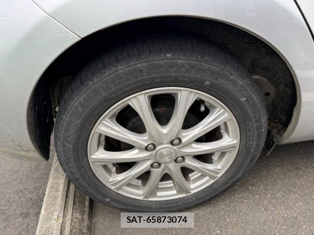 Toyota AQUA 2013-04 8827860-18