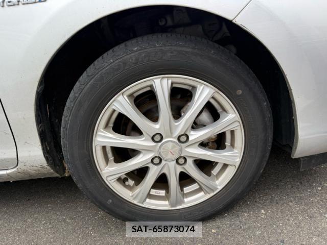 Toyota AQUA 2013-04 8827860-19