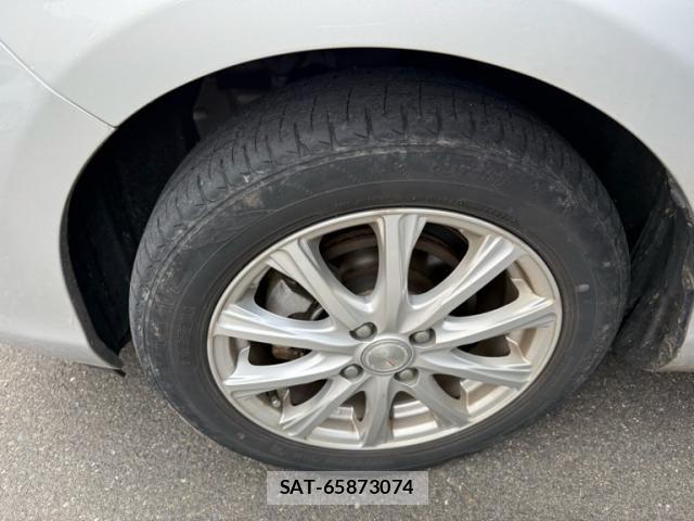 Toyota AQUA 2013-04 8827860-21