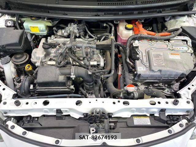 Toyota AQUA 2015-10 8827802-17