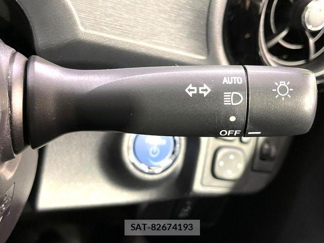 Toyota AQUA 2015-10 8827802-6