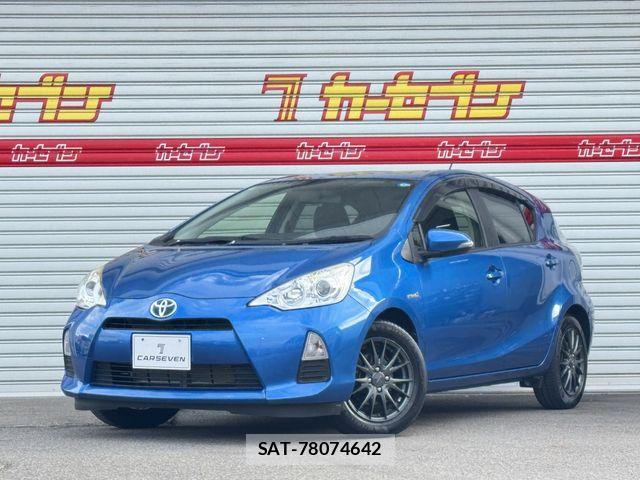 Toyota AQUA 2014-03 8827815-0