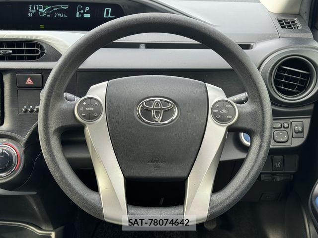 Toyota AQUA 2014-03 8827815-14