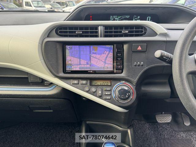 Toyota AQUA 2014-03 8827815-17