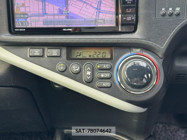 Toyota AQUA 2014-03 8827815-18