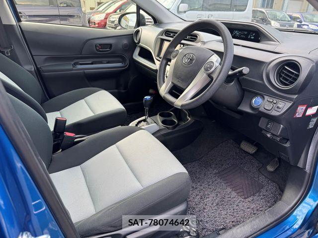 Toyota AQUA 2014-03 8827815-21