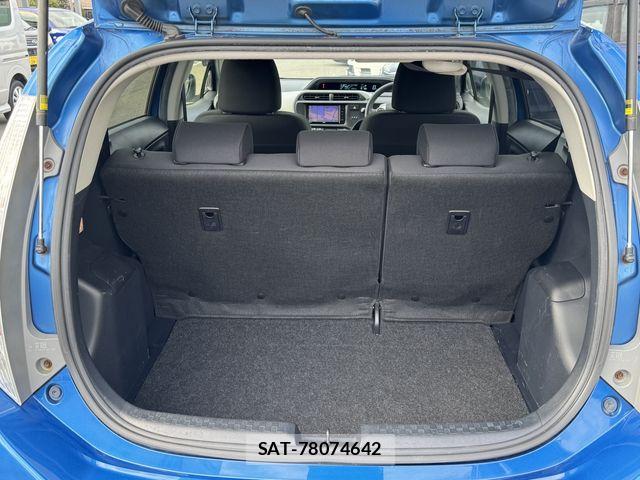 Toyota AQUA 2014-03 8827815-26