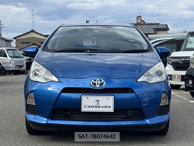 Toyota AQUA 2014-03 8827815-2