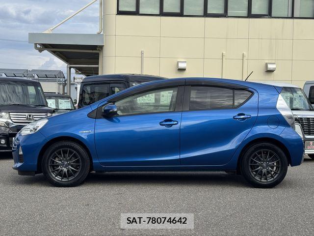 Toyota AQUA 2014-03 8827815-8