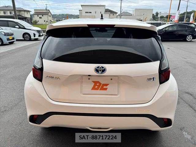 Toyota AQUA 2023-09 8827790-13